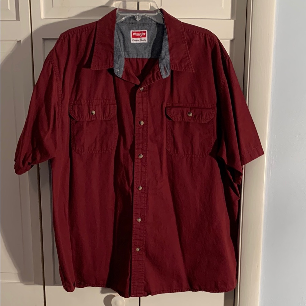 Wrangler Maroon Casual Button Down Short Sleeve Shirt - Picture 2 of 5